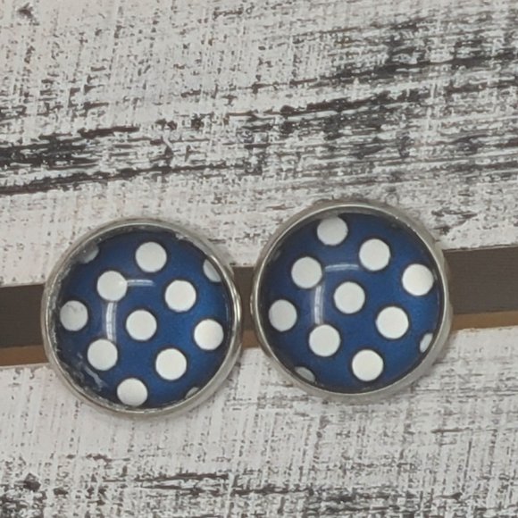 Earrings - Picture 6 of 16